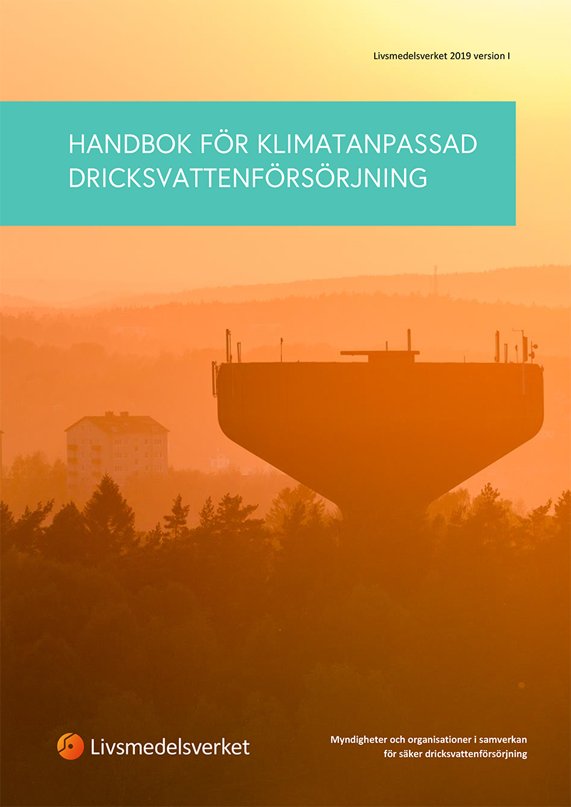 Bild på framsidan av rapporten som föreställer ett vattentorn och bostäder i solnedgången