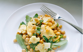 Sallad - ruccola, kikärtor och blomkål