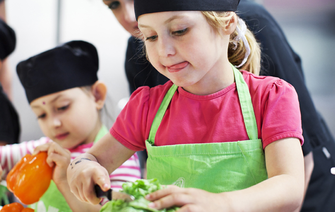 Barn lagar mat i förskolan